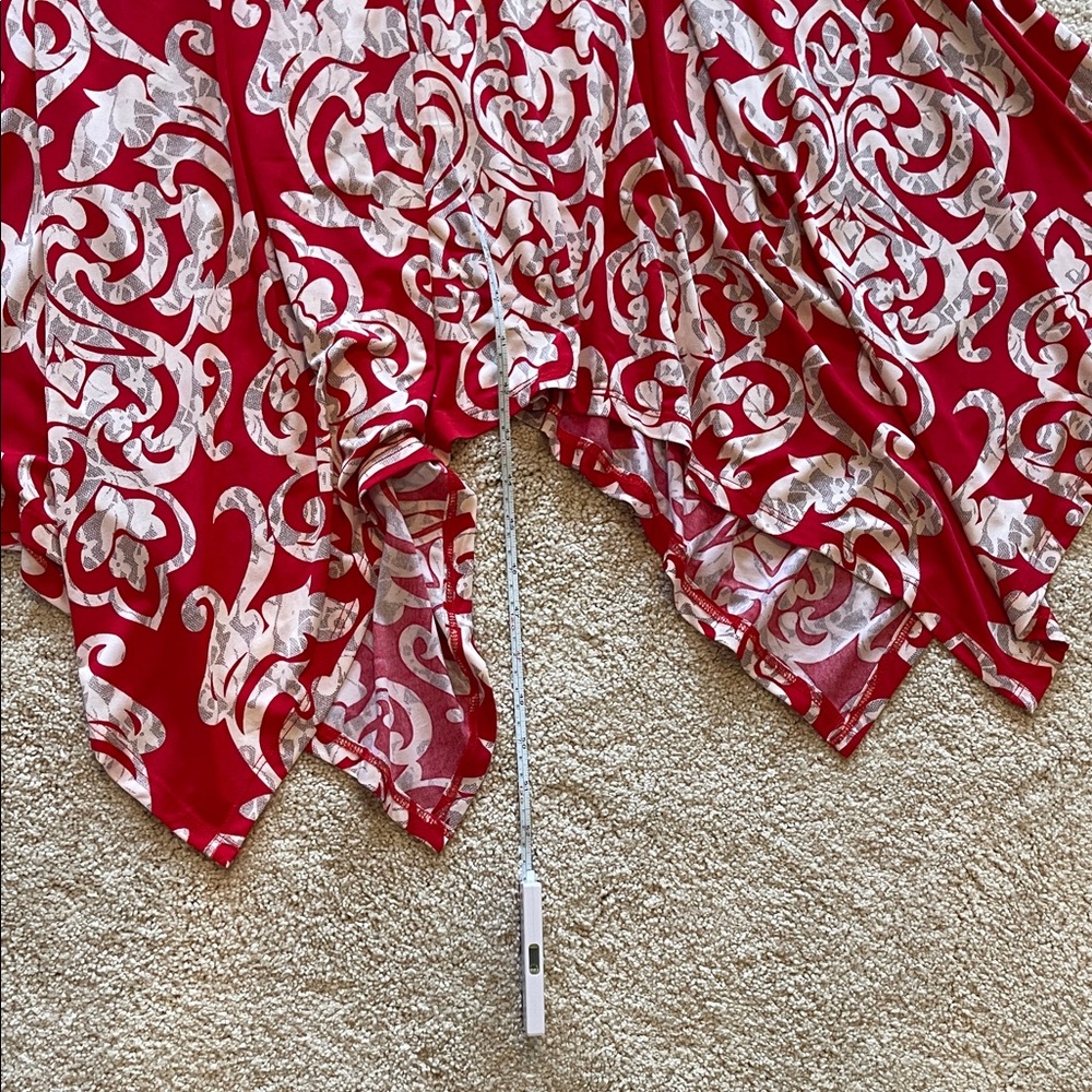 Chic Asymmetrical Red and White Dress - Picture 8 of 11